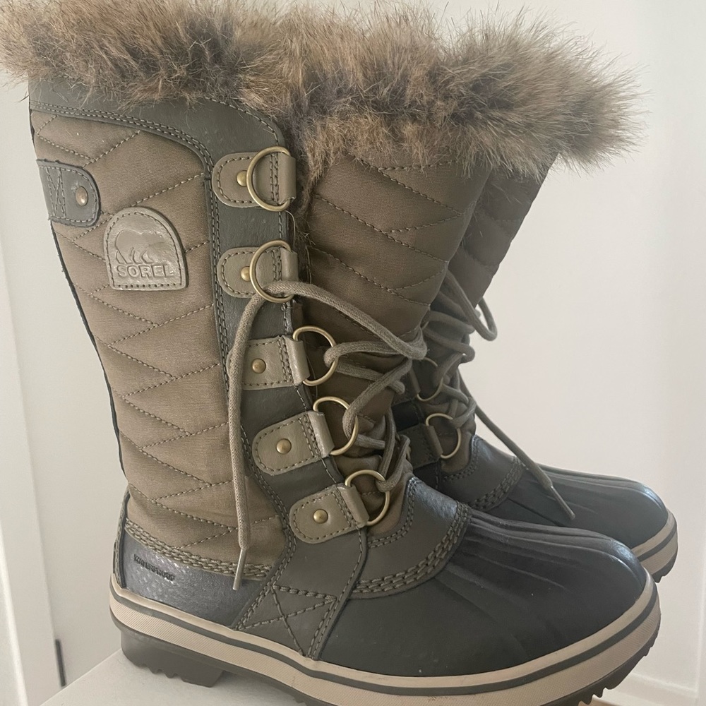 Sorel Joan of Arctic Boots